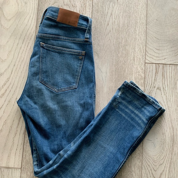 Madewell Slim Straight Button Fly Distressed Edition - Picture 2 of 8